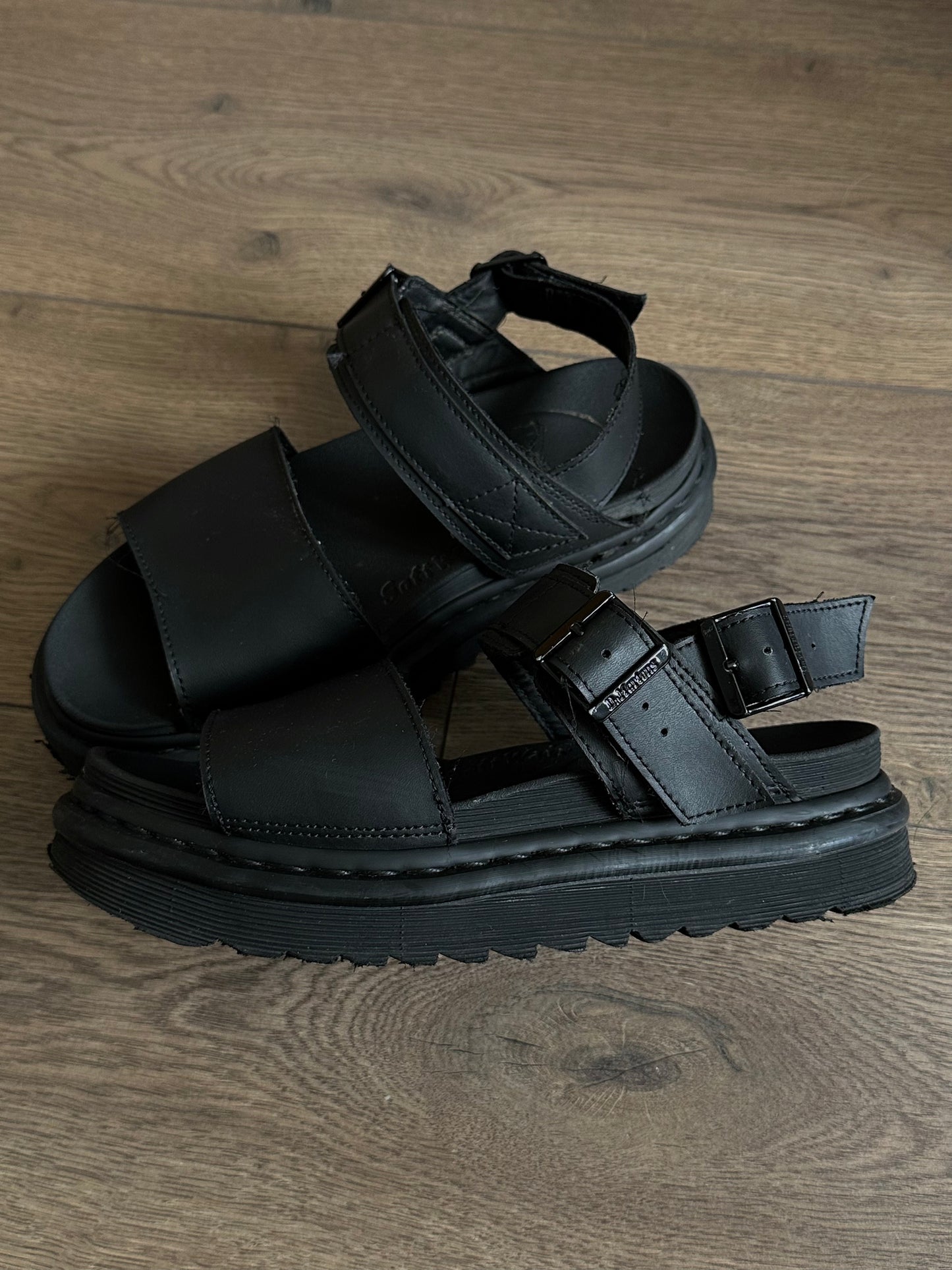 Сандалі Dr.Martens Voss(39)