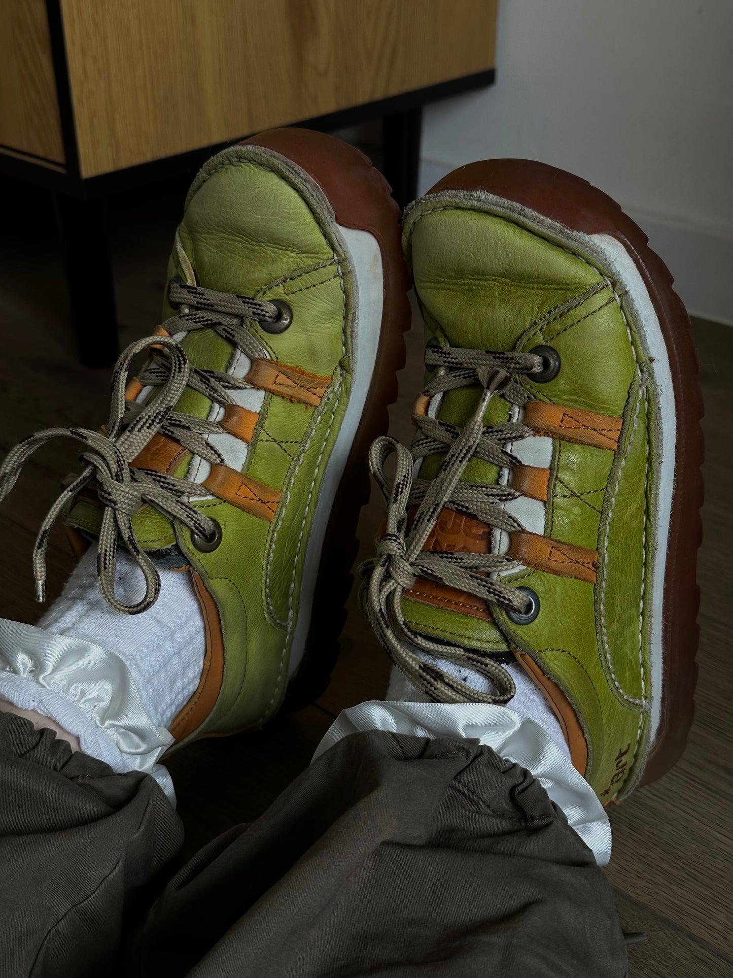 Шкіряні froggy кросівки на платформі The Art Shoe Company (40)